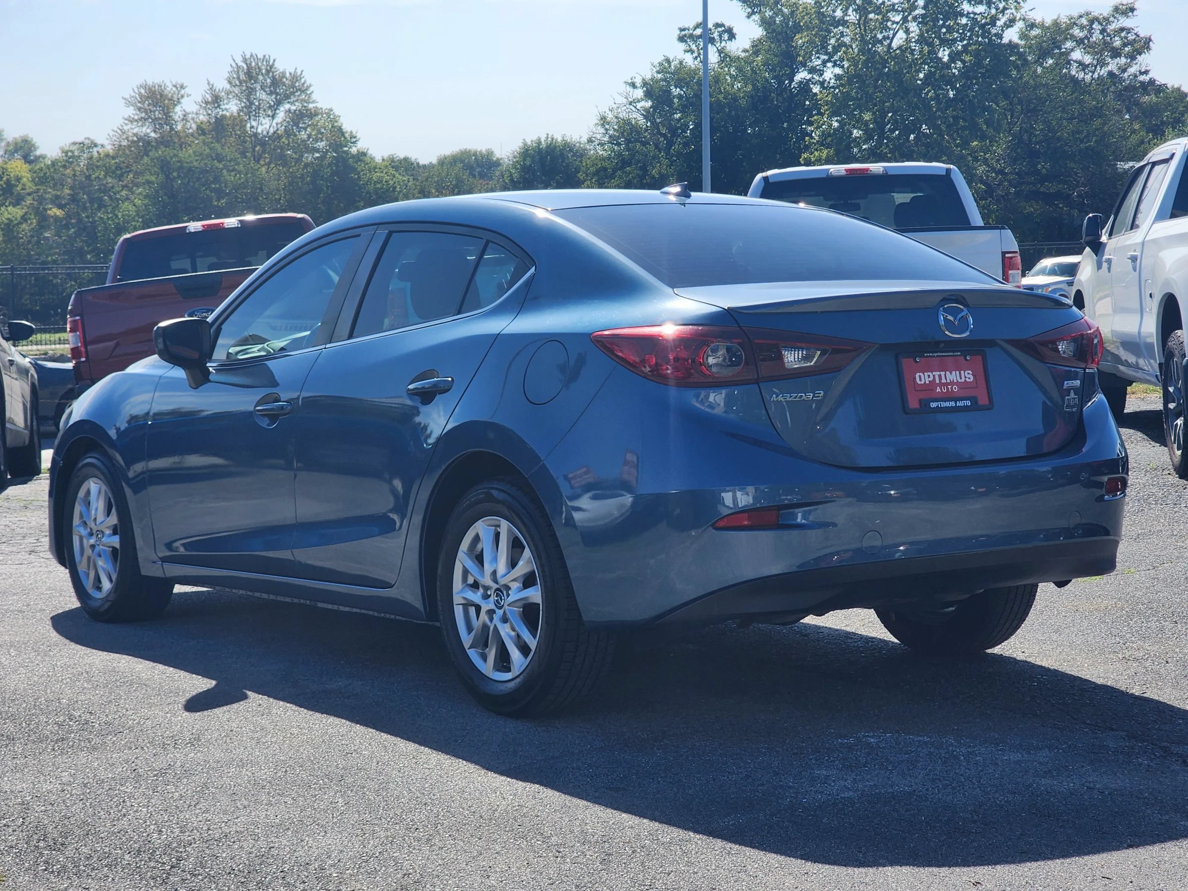Used 2016 MAZDA MAZDA3 i Touring w/ Popular Equipment Package FWD image 5
