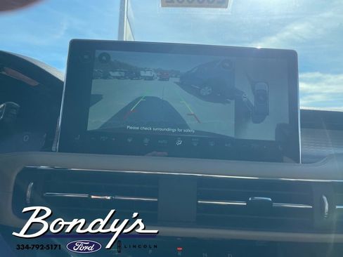 New 2026 Lincoln Corsair Premiere image 4