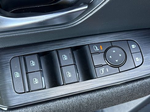 Certified 2025 Nissan Kicks SV AWD/4WD image 14