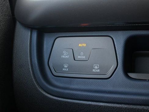 New 2025 Volkswagen ID. Buzz Pro S image 11