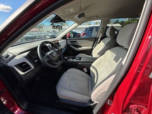 Used 2025 Nissan Rogue SV AWD/4WD image 29