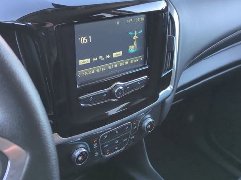 Used 2018 Chevrolet Traverse LS image 29