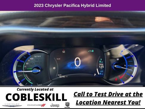 Used 2023 Chrysler Pacifica Limited FWD image 17