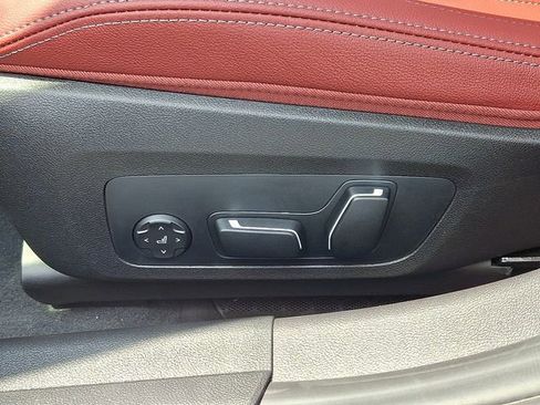 Certified 2025 BMW 330i xDrive Sedan w/ Convenience Package image 14