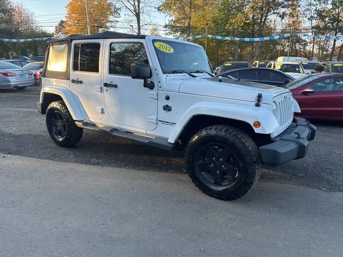 Used 2012 Jeep Wrangler Unlimited Sahara image 8