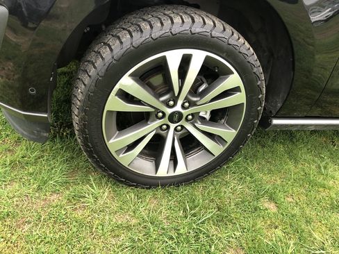 Used 2021 Ford Expedition Limited image 2