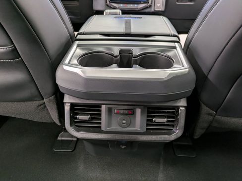 Used 2025 Ford F150 Lightning Platinum image 23