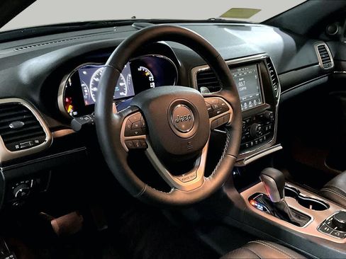 Used 2017 Jeep Grand Cherokee Limited w/ Luxury Group II AWD/4WD image 17