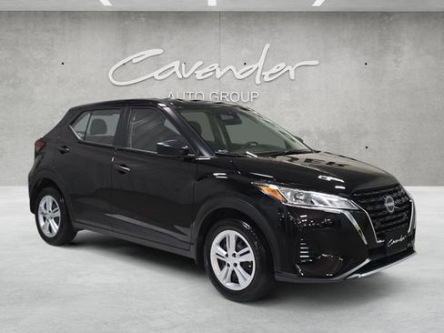 Certified 2025 Nissan Kicks Play S image 2