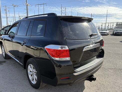 Used 2013 Toyota Highlander SE image 12