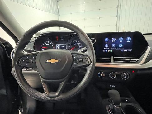Used 2024 Chevrolet Trax LS FWD image 34
