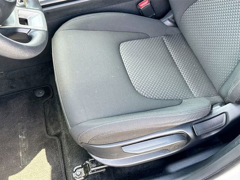 Used 2024 Kia Sportage LX image 19