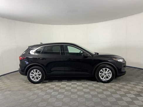 Used 2023 Ford Escape Active image 2