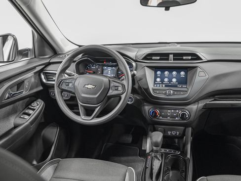 Used 2023 Chevrolet TrailBlazer LT FWD image 29