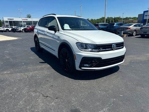 Used 2021 Volkswagen Tiguan SE R-Line AWD/4WD image 10