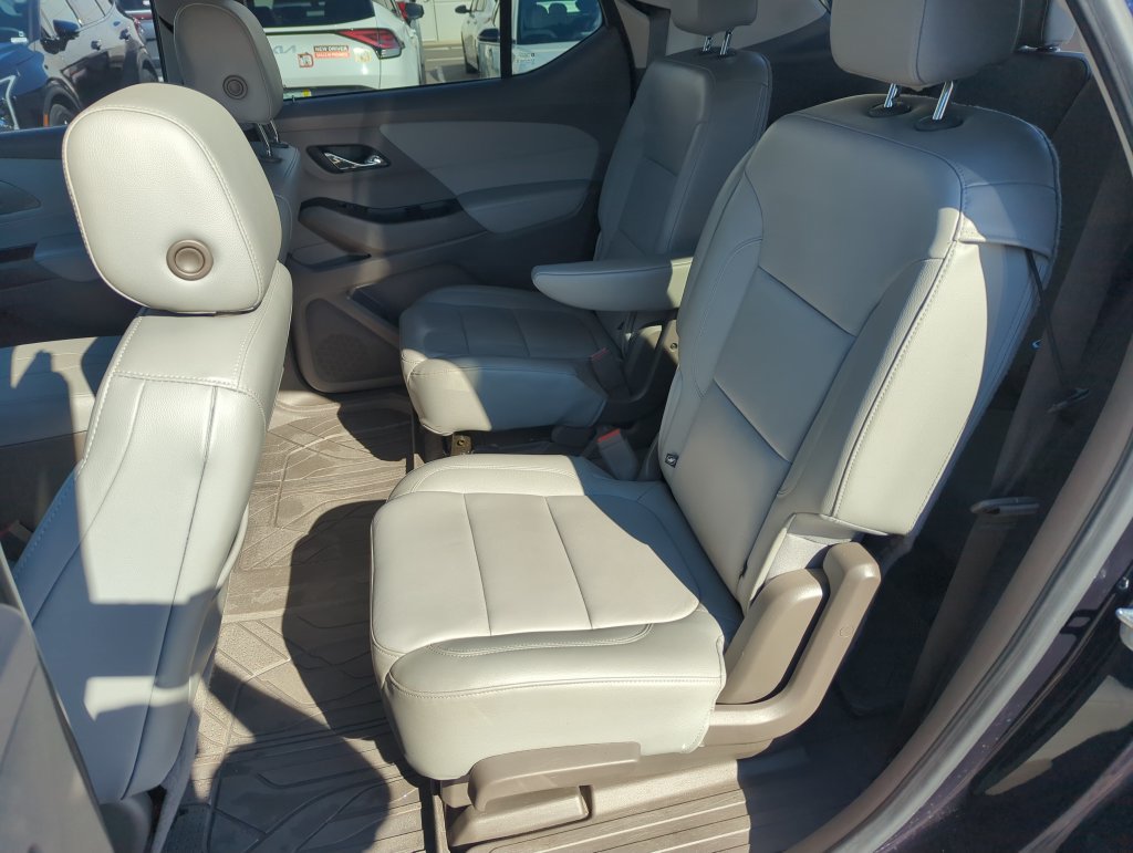 Used 2020 Chevrolet Traverse LT w/ LT Premium Package FWD image 27