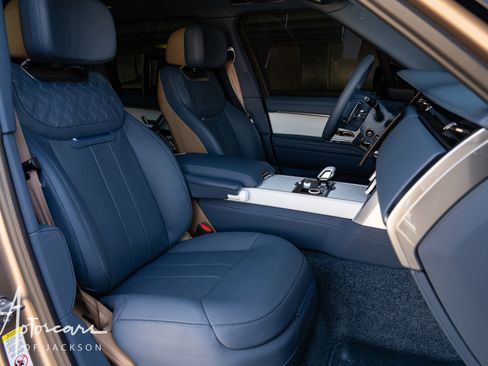 Used 2023 Land Rover Range Rover SV image 39