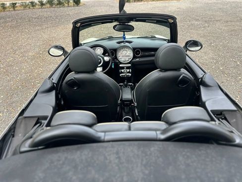 Used 2010 MINI Cooper Convertible image 10