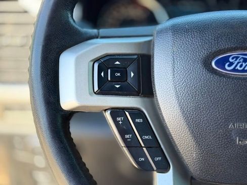 Used 2018 Ford F150 Lariat image 28