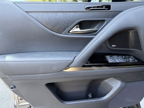 Used 2022 Lexus LX 600 4WD w/ Accessory Package (Z1) image 12