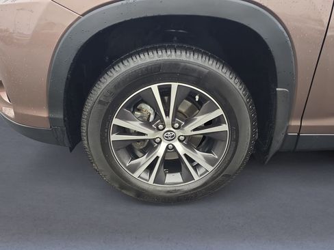 Used 2019 Toyota Highlander LE image 9