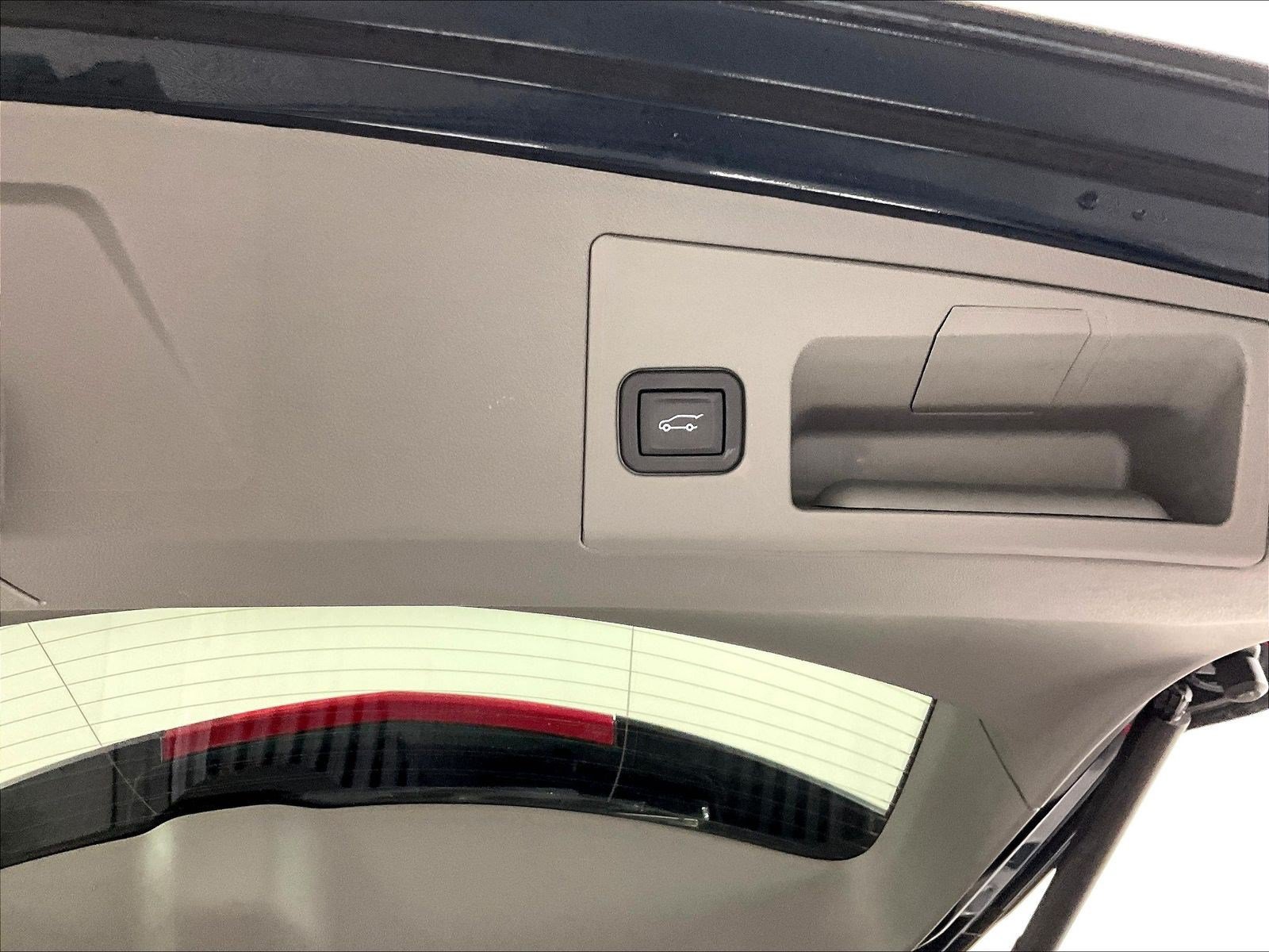 Used 2024 Cadillac XT5 Premium Luxury w/ LPO, Floor Liner Package AWD/4WD image 39