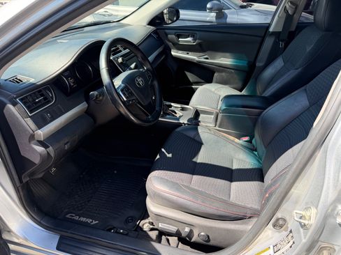 Used 2015 Toyota Camry SE FWD image 7