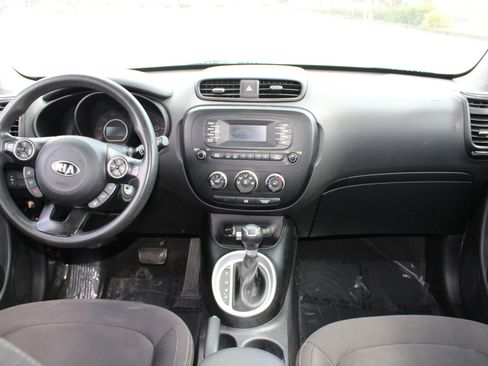 Used 2016 Kia Soul EV image 12