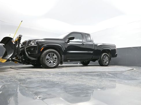 Used 2025 Nissan Frontier SV image 38