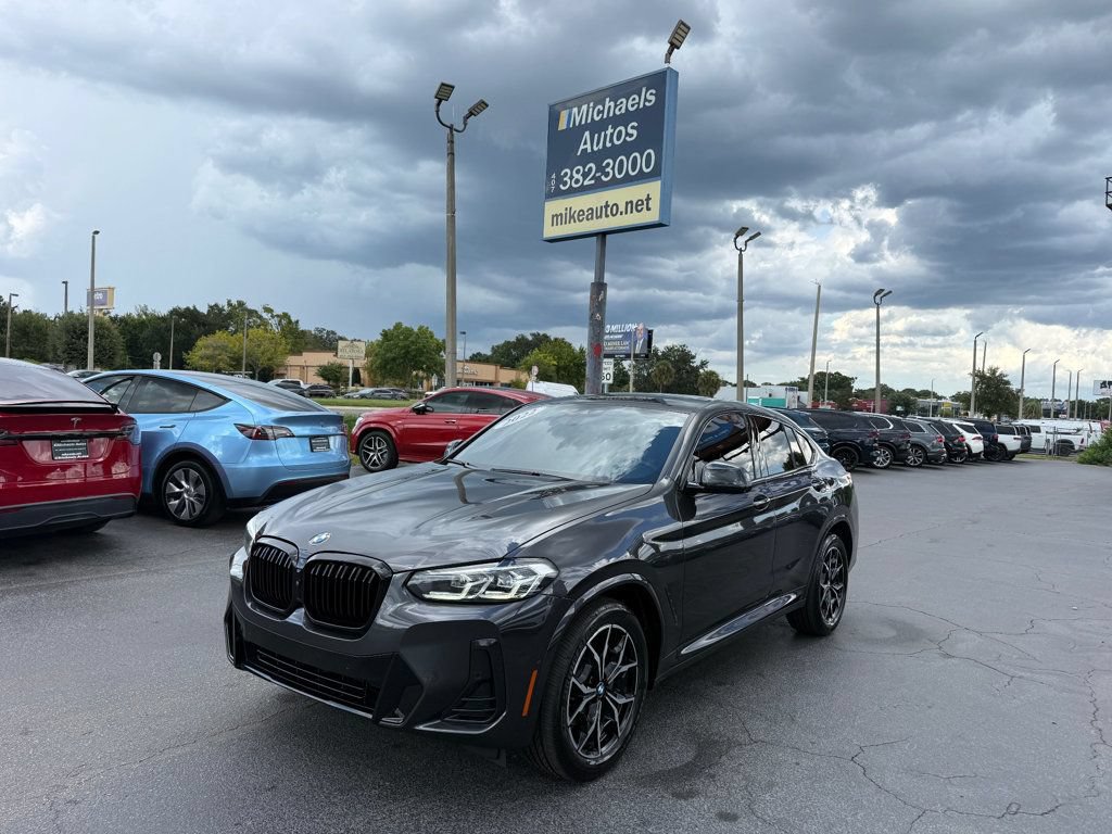 Used 2022 BMW X4 xDrive30i w/ M Sport Package 2 AWD/4WD image 3