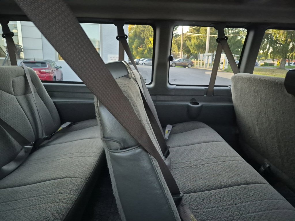 Used 2024 Chevrolet Express 3500 LT w/ LT Preferred Equipment Group RWD image 6