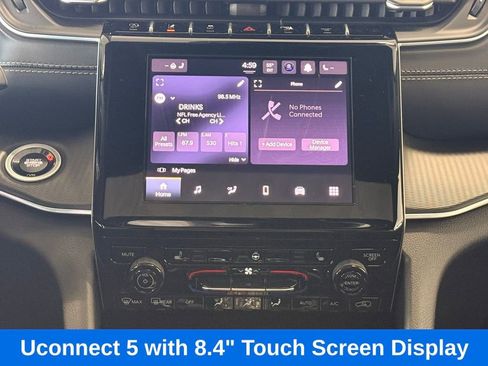 Used 2025 Jeep Grand Cherokee Altitude image 28