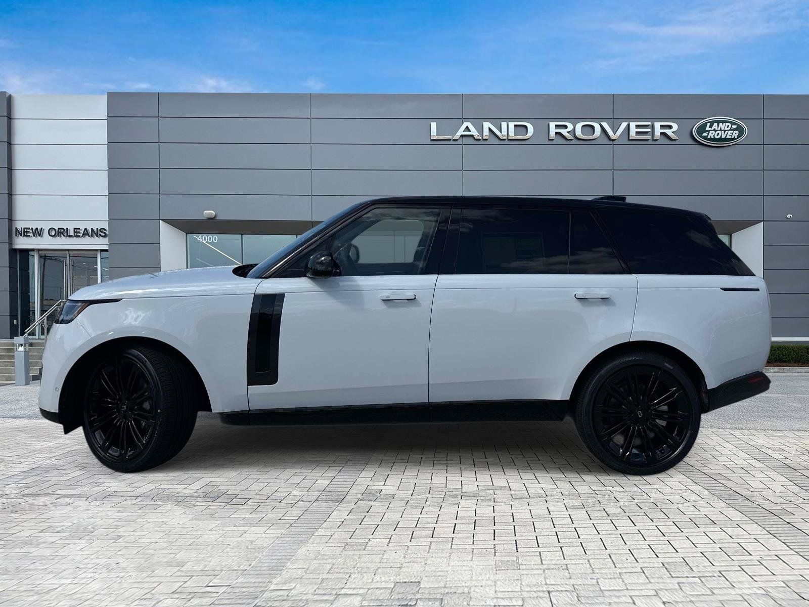 New 2027 Land Rover Range Rover Long Wheelbase SE AWD/4WD image 2