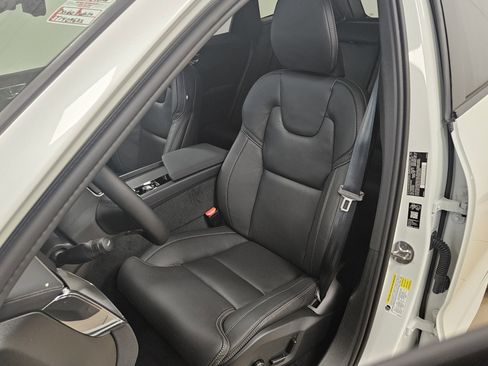 New 2026 Volvo XC60 T8 Ultra w/ Climate Package AWD/4WD image 42