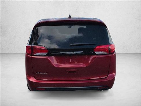 Used 2026 Chrysler Voyager LX FWD image 7