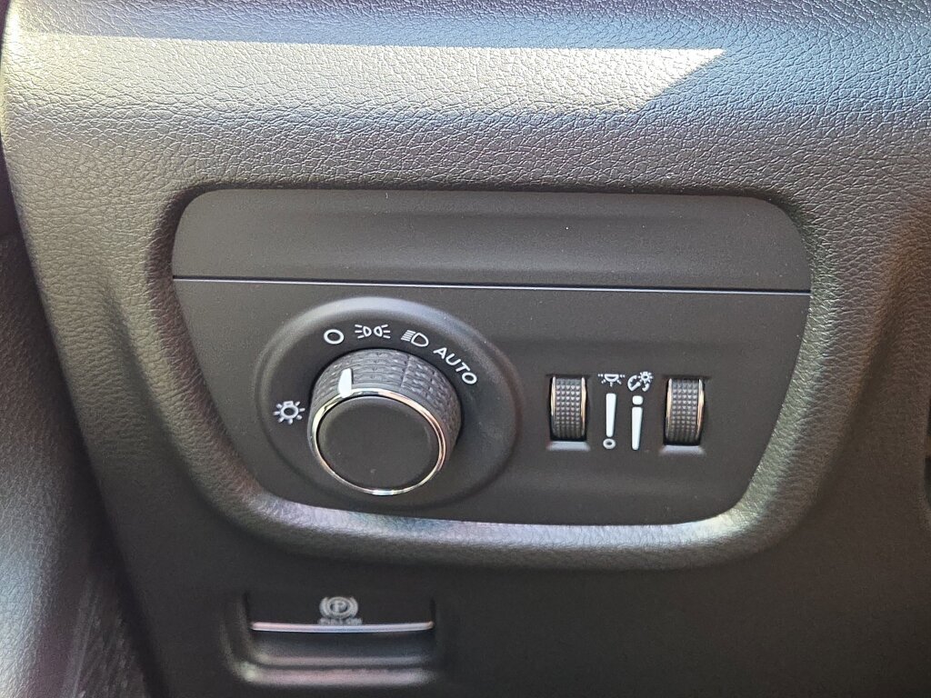 New 2026 Jeep Grand Cherokee Altitude AWD/4WD image 13
