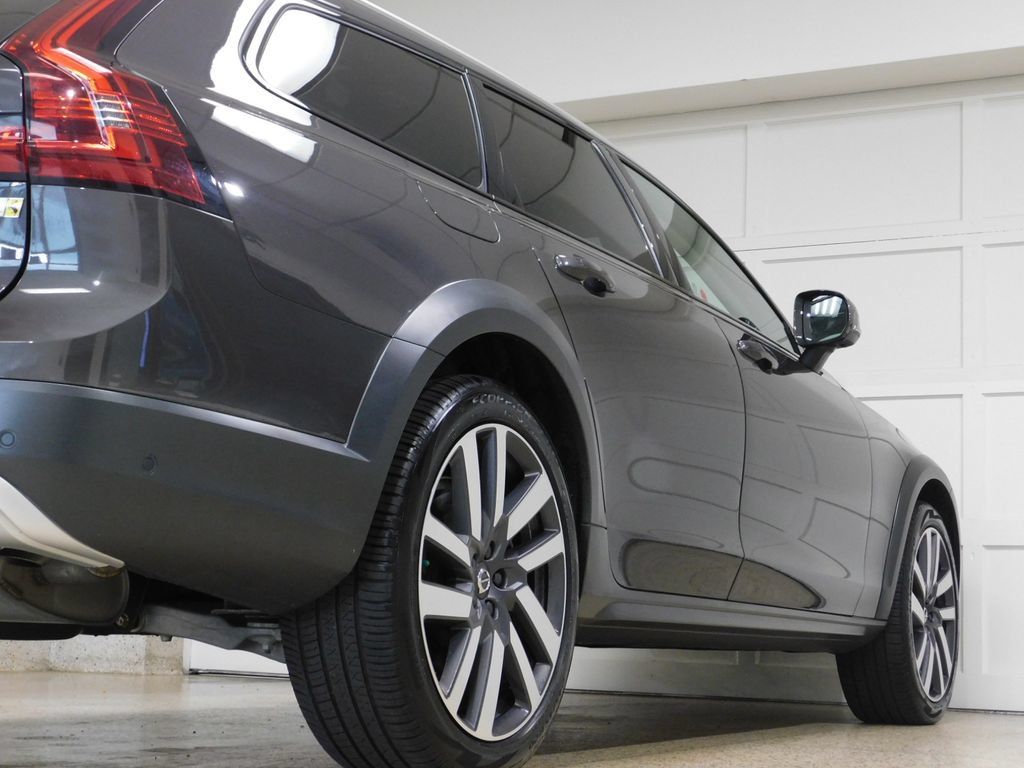 Used 2022 Volvo V90 B6 Cross Country AWD/4WD image 66