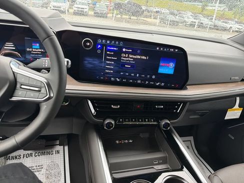 New 2026 Chevrolet Suburban High Country AWD/4WD image 16