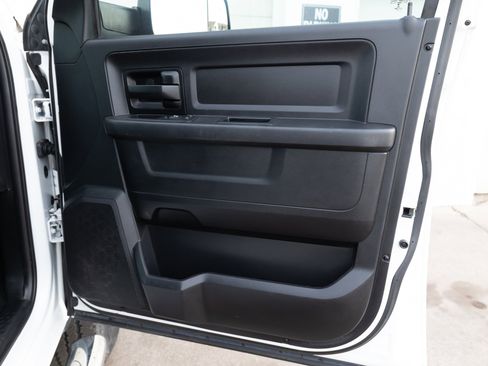 Used 2016 RAM 3500 Tradesman w/ Chrome Appearance Group image 16