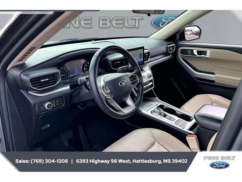 Used 2021 Ford Explorer XLT w/ Equipment Group 202A RWD image 12