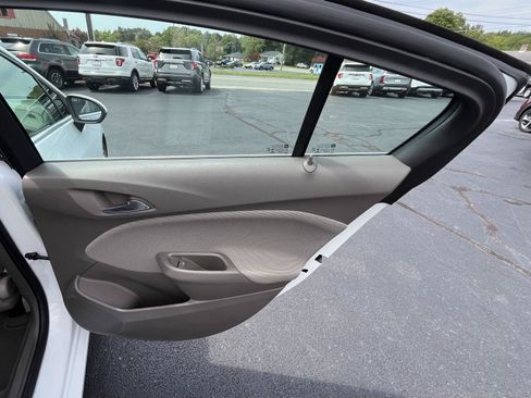 Used 2018 Chevrolet Cruze LT FWD image 31