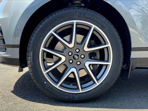 New 2026 Land Rover Range Rover Velar Dynamic SE image 11