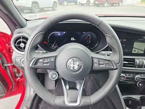 Used 2024 Alfa Romeo Giulia Ti AWD/4WD image 21