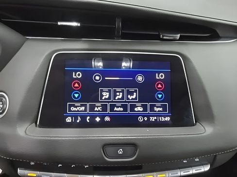 Used 2023 Cadillac XT4 Luxury FWD image 33