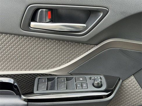 Certified 2021 Toyota C-HR Limited image 24