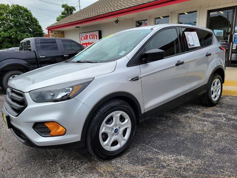 Used 2019 Ford Escape S FWD image 3