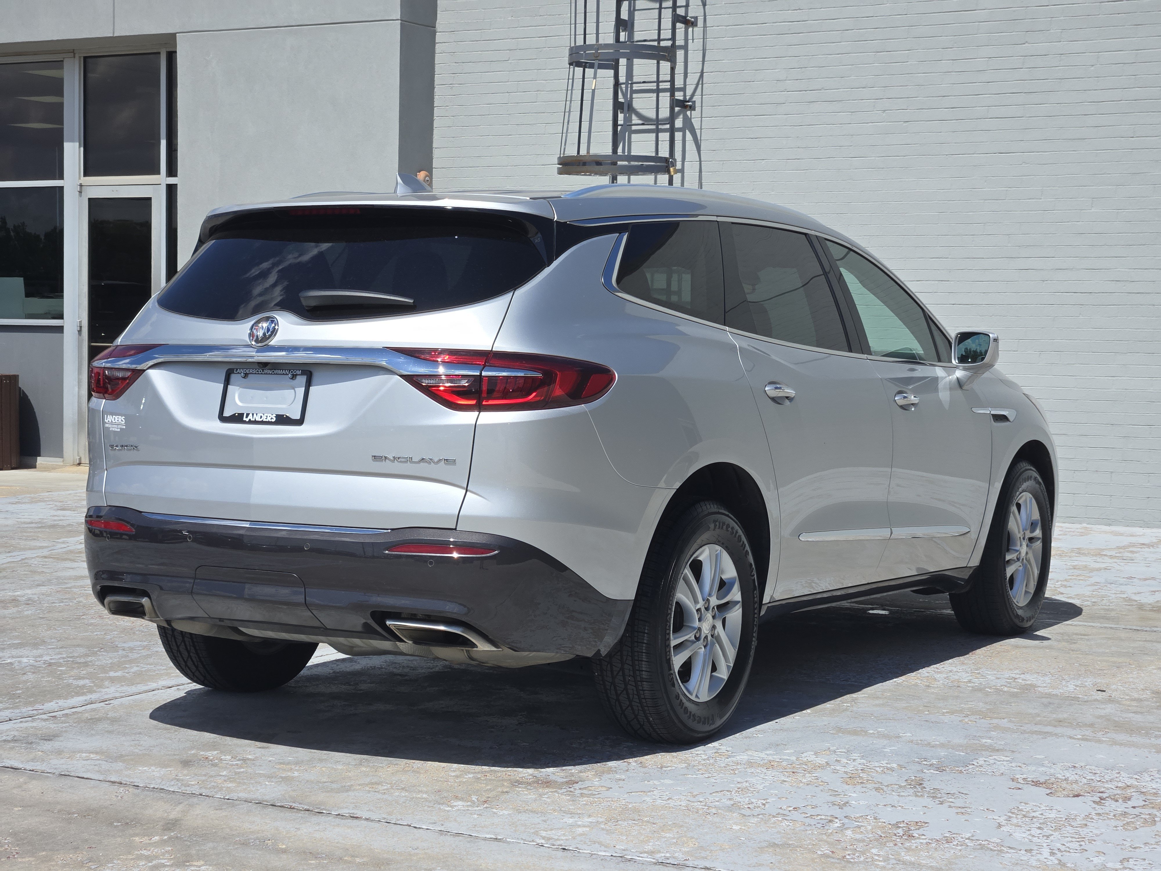 Used 2018 Buick Enclave Essence w/ Trailering Package FWD image 7