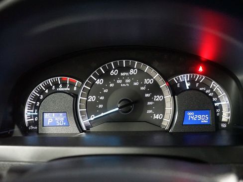 Used 2012 Toyota Camry SE image 16