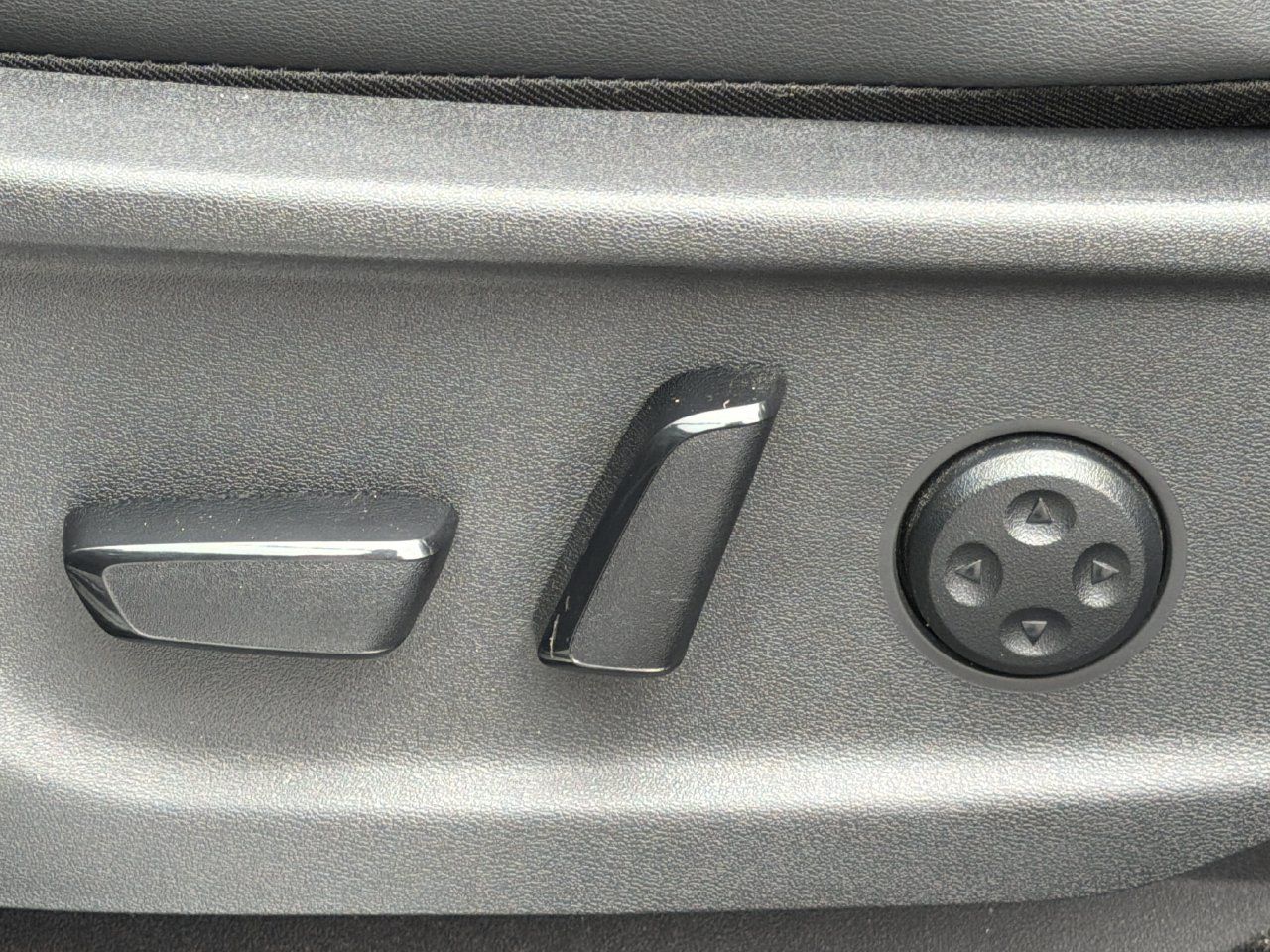 Certified 2023 Nissan Ariya AWD image 18
