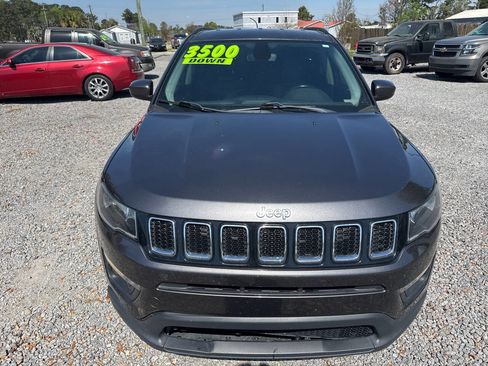 Used 2020 Jeep Compass Latitude image 2